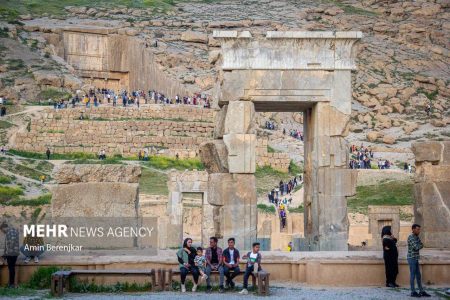 تخت جمشید مهیای میزبانی گردشگران نوروزی می‌شود - خبرگزاری مهر | اخبار ایران و جهان