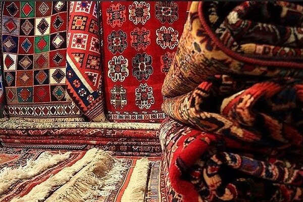 ایجاد موزه فرش و بیمه قالیبافان مرکزی دستور کار نمایندگان است